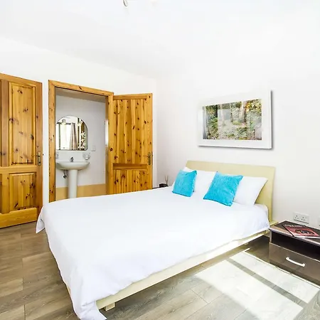 Fantastic Penthouse Theoria Travel *